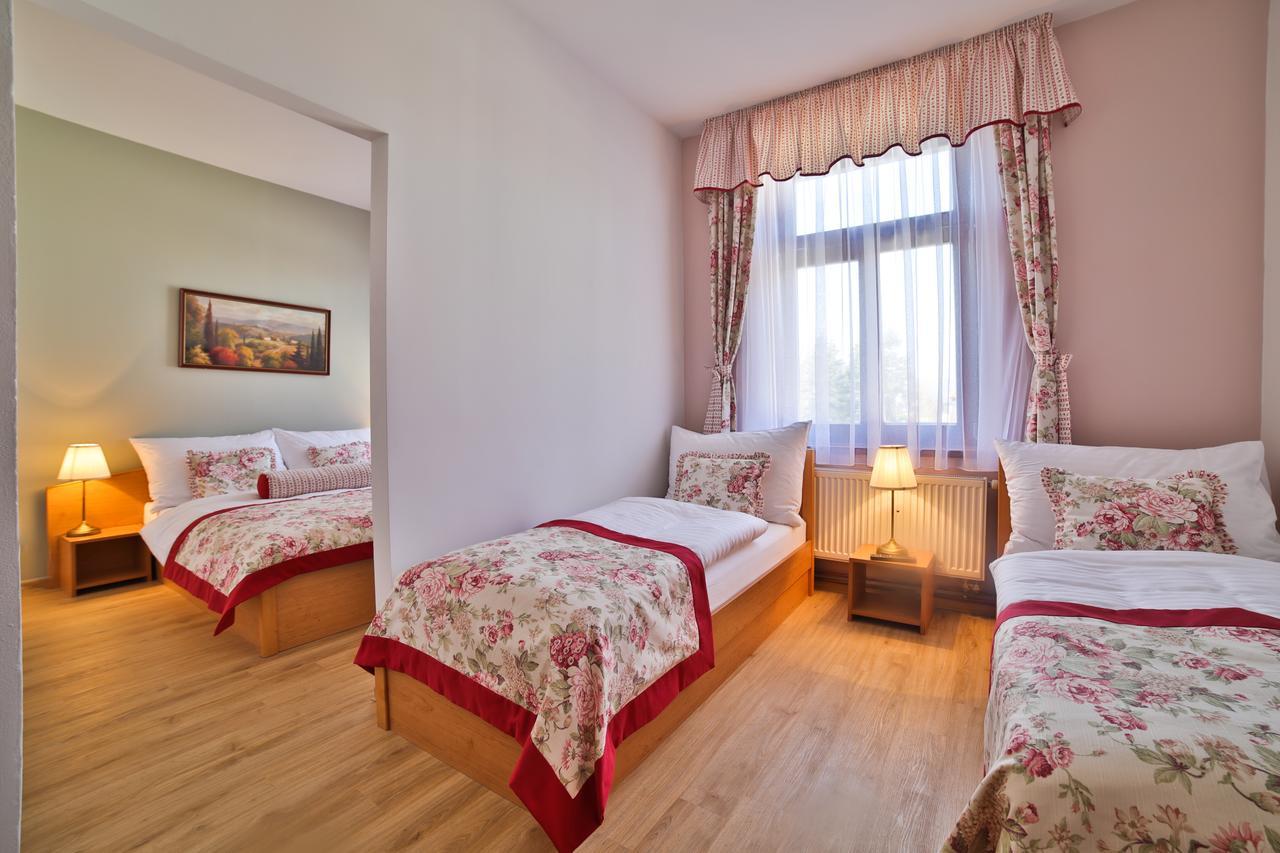 Penzion Karlštejn Dış mekan fotoğraf